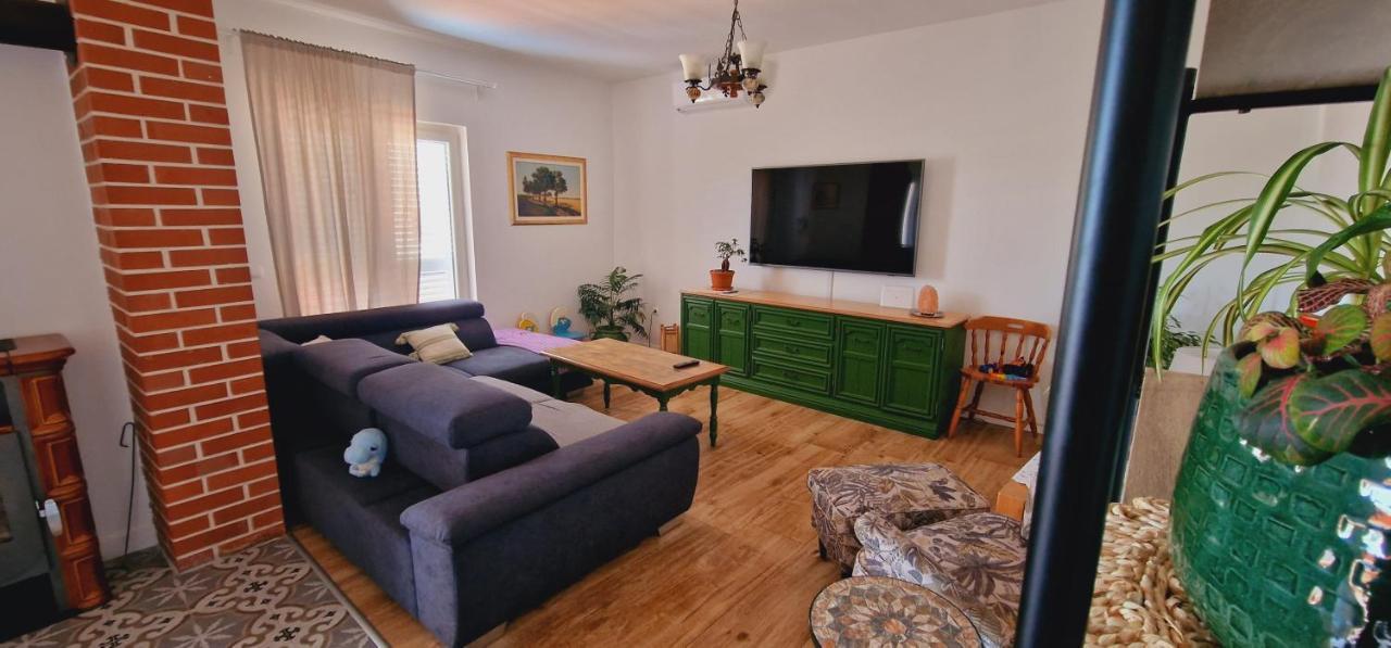 Golden Sunset Apps Apartment Ceprljanda Luaran gambar