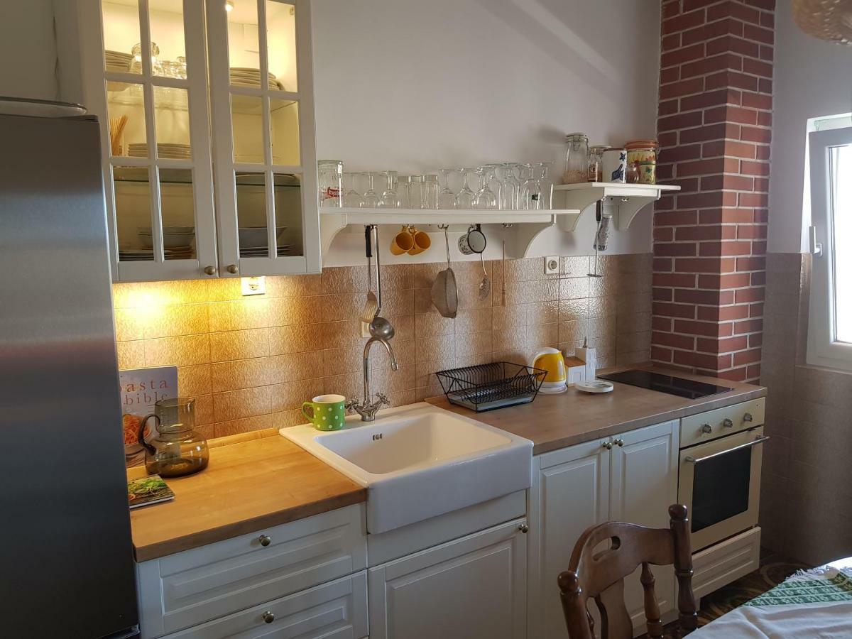 Golden Sunset Apps Apartment Ceprljanda Luaran gambar